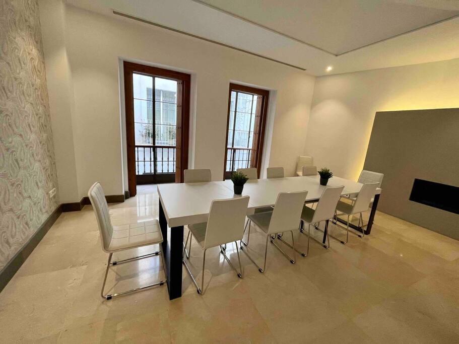 세비야 Fdez Amazing House By Cathedral And Giralda With Private Pool 빌라 외부 사진