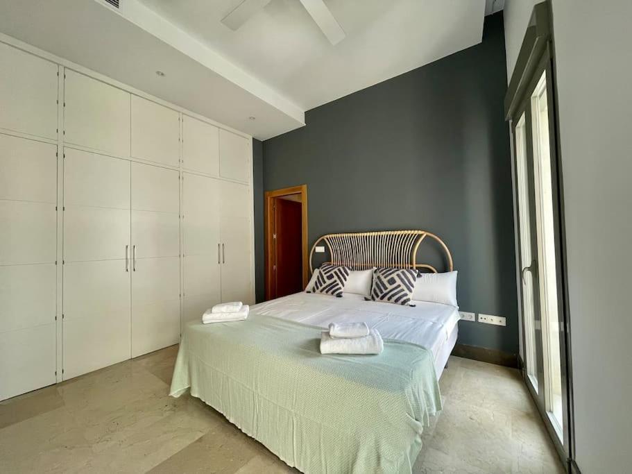 세비야 Fdez Amazing House By Cathedral And Giralda With Private Pool 빌라 외부 사진